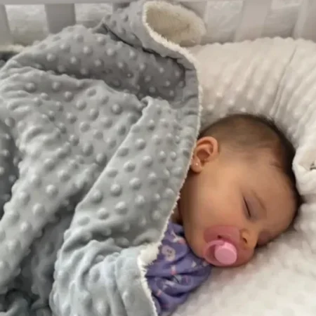 Bebê Só Dorme no Peito? O Passo a Passo Para Ele Dormir Tranquilo no Berço