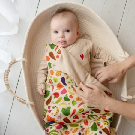 Saco de dormir para bebê em 2026: o que pediatras dizem